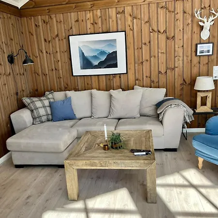Chalet Jacuzzi & Sauna Hilltop With River Views *